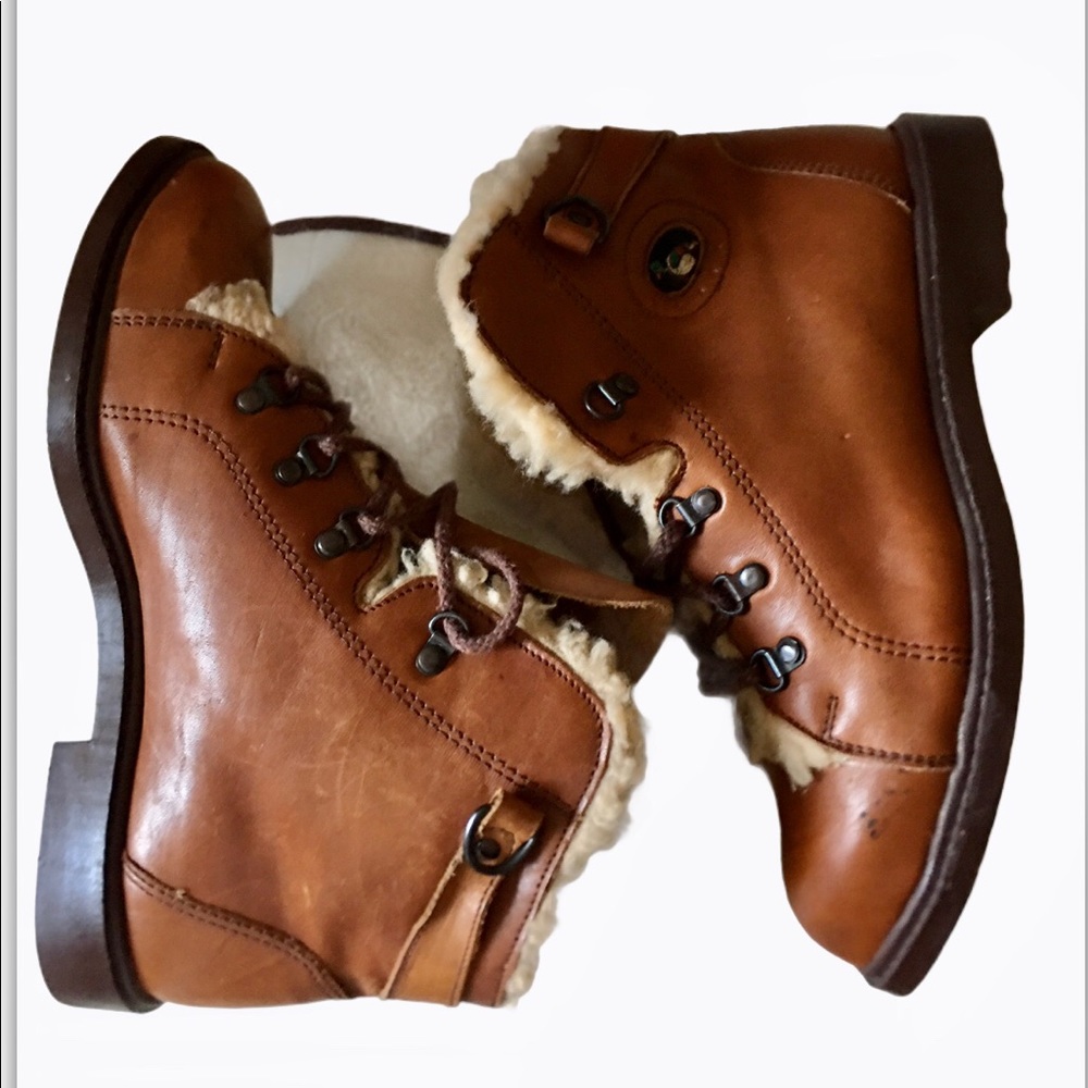 NWT Winter Leather Boots. Size 6